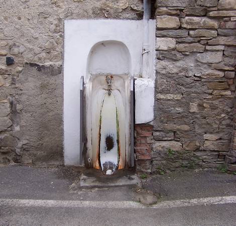 public_urinal.jpg